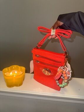 Coral Crossbody w/ Keychain Mirorr